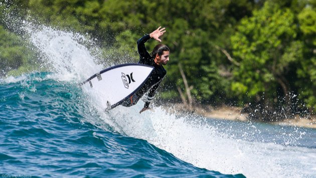 Progressez en surf pendant votre baot trip à Sumatra