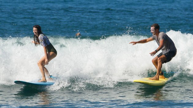 Progressez en surf dans les vagues chaudes de Martinique