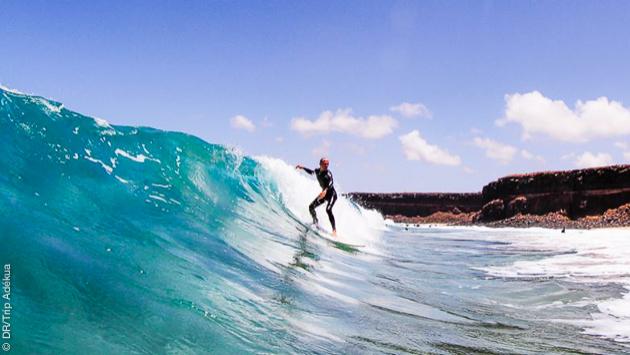 Surfez les plus belles vagues de Fuertevnetura avec ce séjour en couple aux Canaries