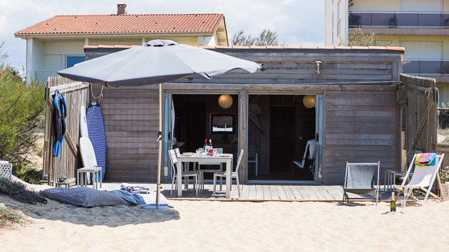 Votre hébergement directement sur la plage face au spot de surf