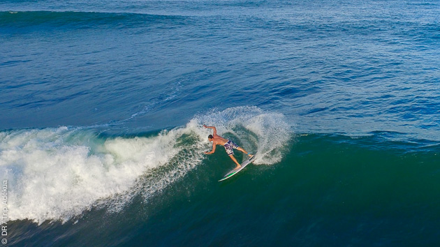 Séjour surf à Praia do Forte au Brésil, en groupe dans une villa