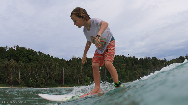 Découvrez le surf en famille au Costa Rica