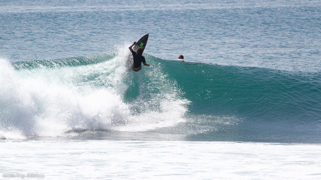 Surfez les meilleures vagues de Bali en Indonésie pendant votre séjour à Bukit