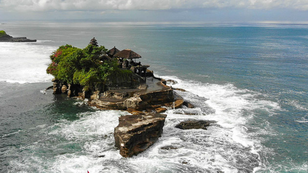 Explorez les trésors de l'île de Bali pendant votre séjour surf en Indonésie