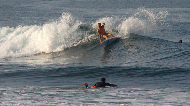 Surfez les plus belles vagues de Bali en Indonésie