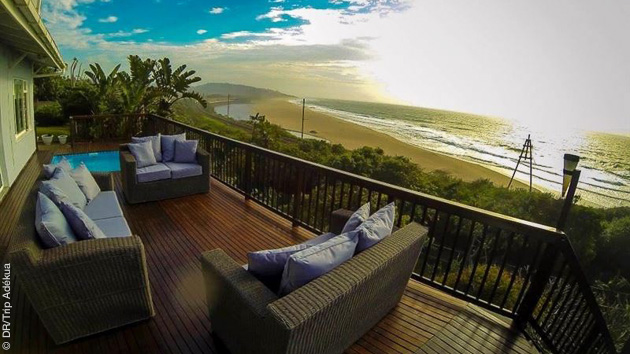 Pendant votre séjour surf à Jeffreys, vous êtes logés en chambre luxe avec vue sur les vagues