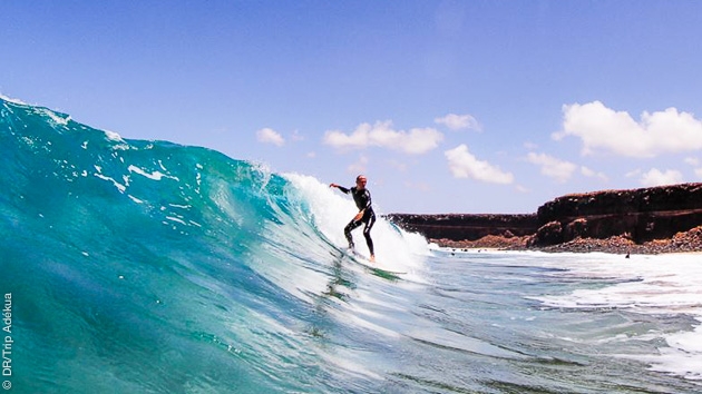 Sessions surf à Corralejo, en famille avec cours et hébergement