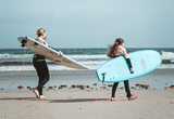 Plus de 120 planches de surf à votre disposition pour votre stage de surf à Lanzarote - voyages adékua