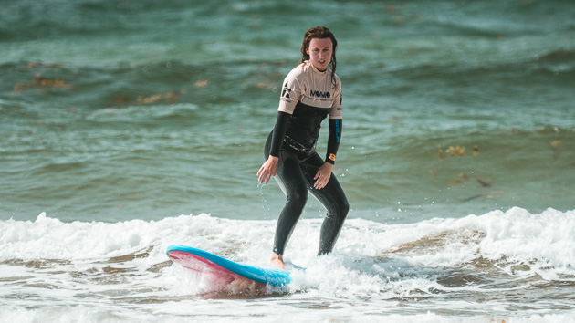lanzarote : des vagues pour les pros comme pour les débutants en surf