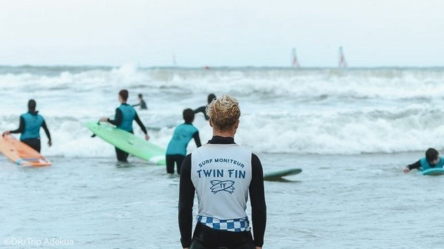 Cours de surf et matériel pendant votre séjour aux Sables d'Olonne