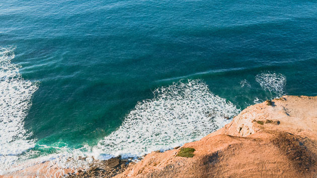 Surfez les plus belles vagues du Portugal entre Lisbonne et Sagres